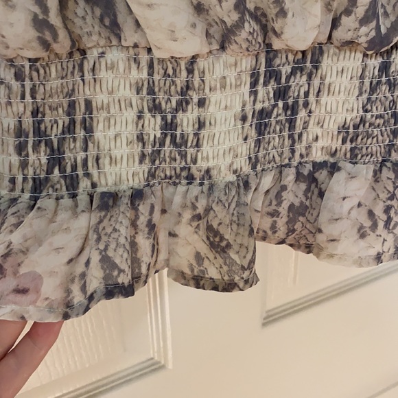 Japna Snakeskin Mockneck Long Sleeve Blouse - L - Picture 7 of 8